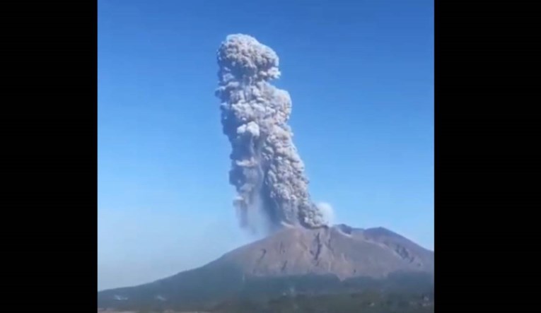VIDEO Eruptirao Sakurajima, jedan od najaktivnijih japanskih vulkana